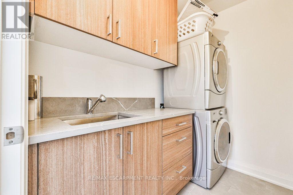 A - 1430 Hurontario Street, Mississauga, Ontario  L5G 3H4 - Photo 26 - W13659576