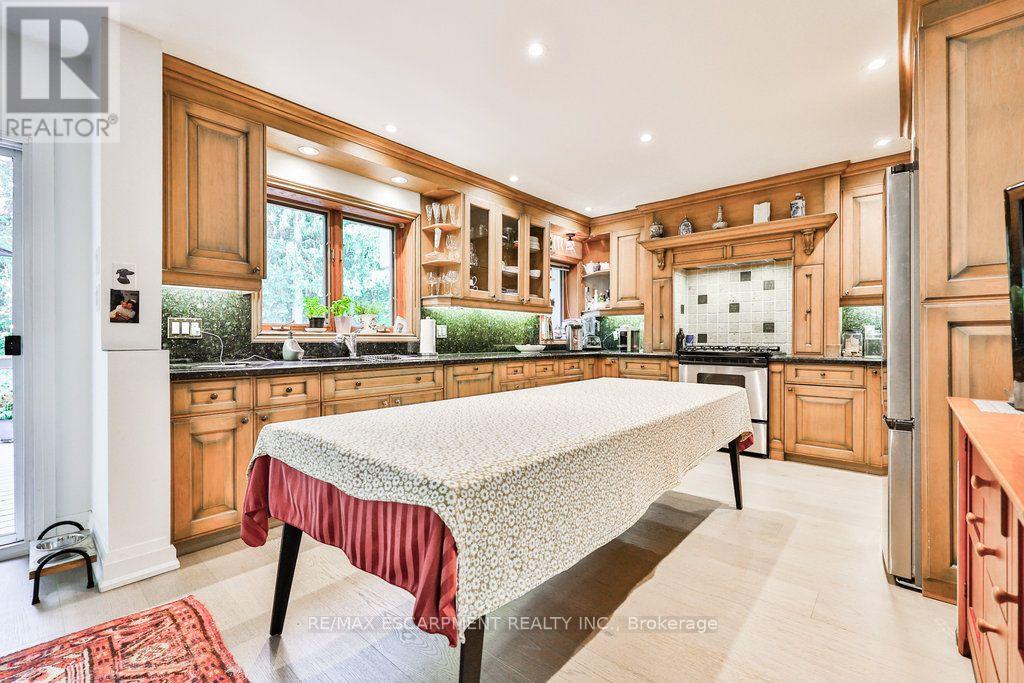 A - 1430 Hurontario Street, Mississauga, Ontario  L5G 3H4 - Photo 7 - W13659576