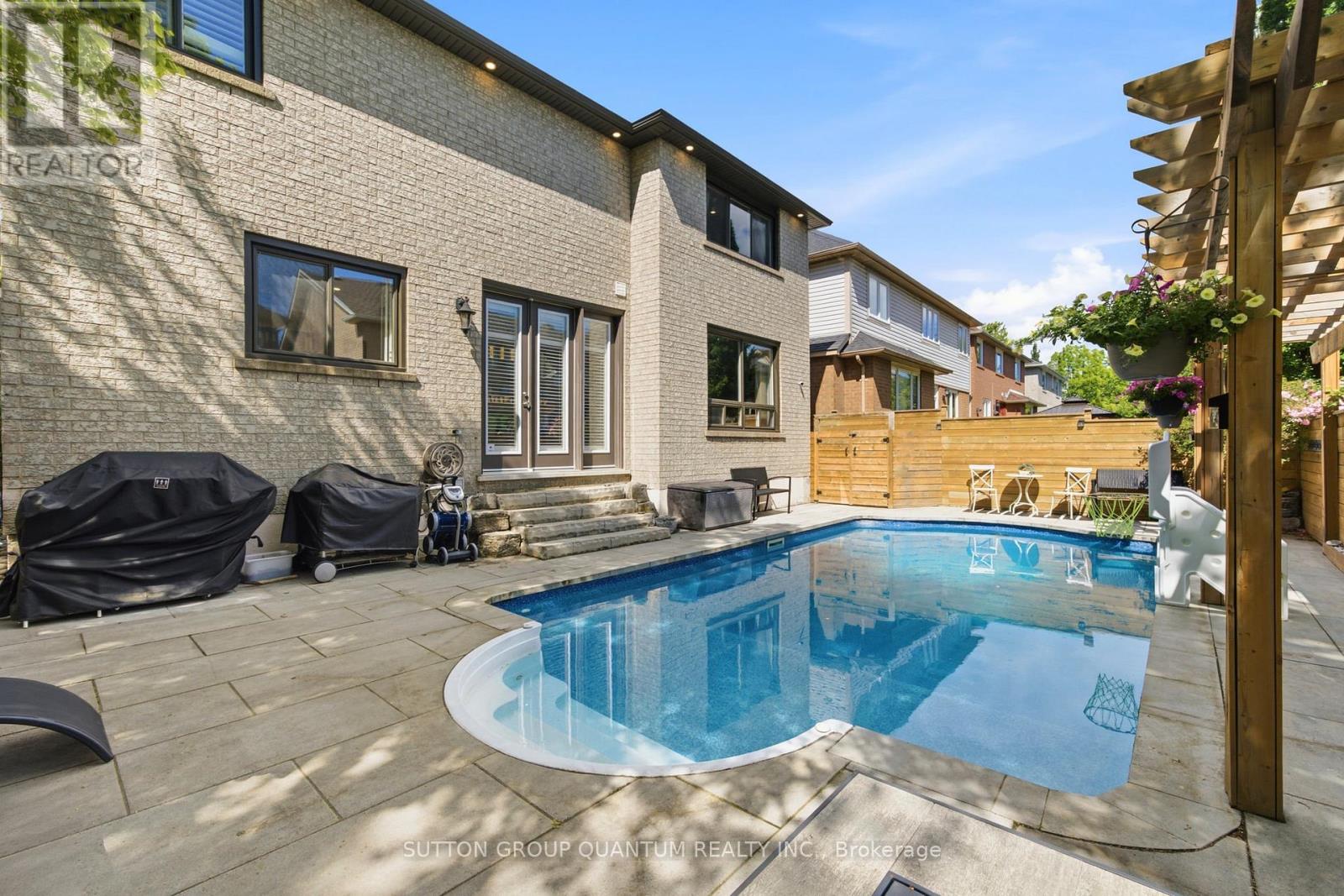 2345 Joshua Drive, Burlington, Ontario  L7L 6N6 - Photo 30 - W13659606