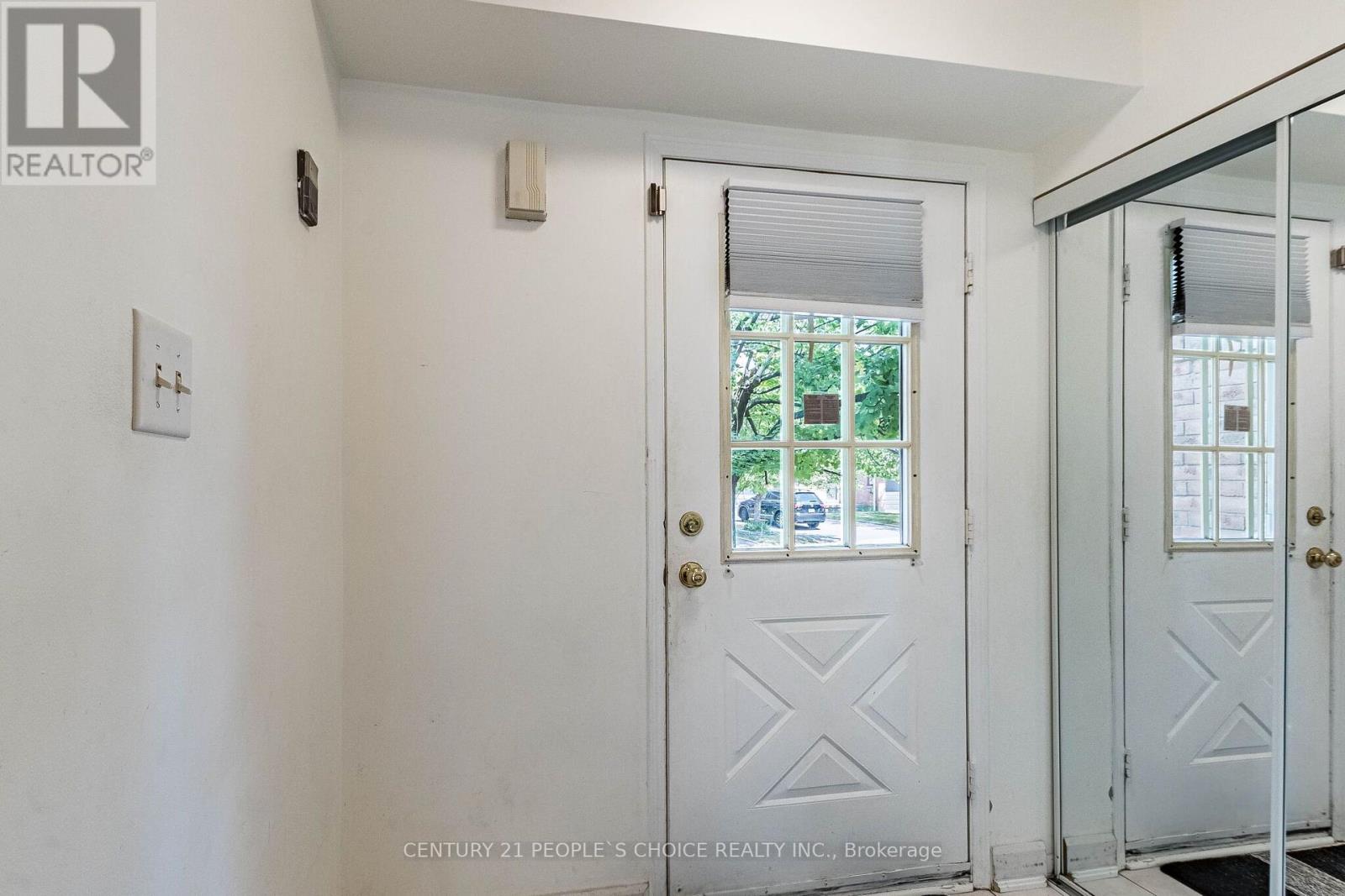 30 Brisbane Court, Brampton, Ontario  L6R 1V4 - Photo 7 - W13659616