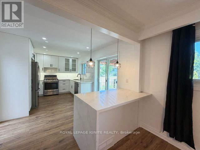 11 Fulwell Crescent, Toronto, Ontario  M3J 1Y4 - Photo 12 - W13659632