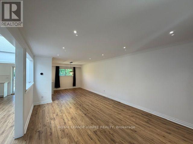 11 Fulwell Crescent, Toronto, Ontario  M3J 1Y4 - Photo 14 - W13659632