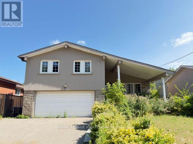 11 Fulwell Crescent, Toronto, Ontario  M3J 1Y4 - Photo 2 - W13659632