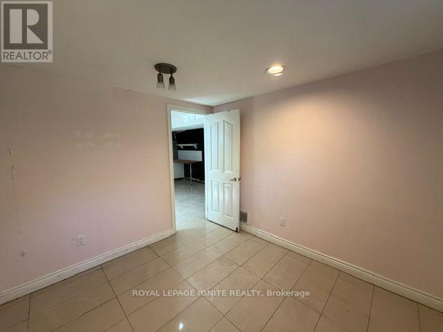 11 Fulwell Crescent, Toronto, Ontario  M3J 1Y4 - Photo 28 - W13659632