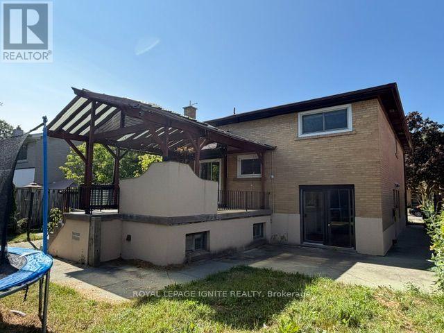 11 Fulwell Crescent, Toronto, Ontario  M3J 1Y4 - Photo 38 - W13659632