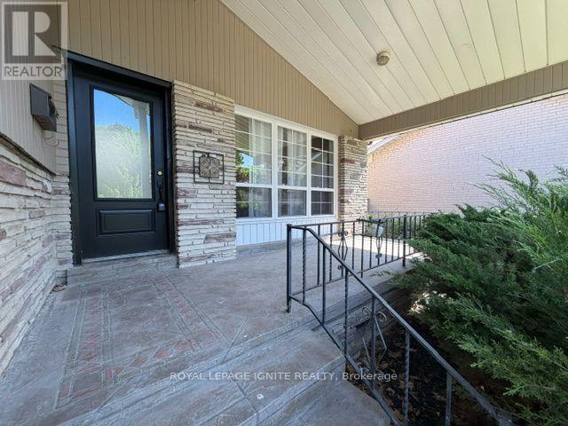 11 Fulwell Crescent, Toronto, Ontario  M3J 1Y4 - Photo 5 - W13659632