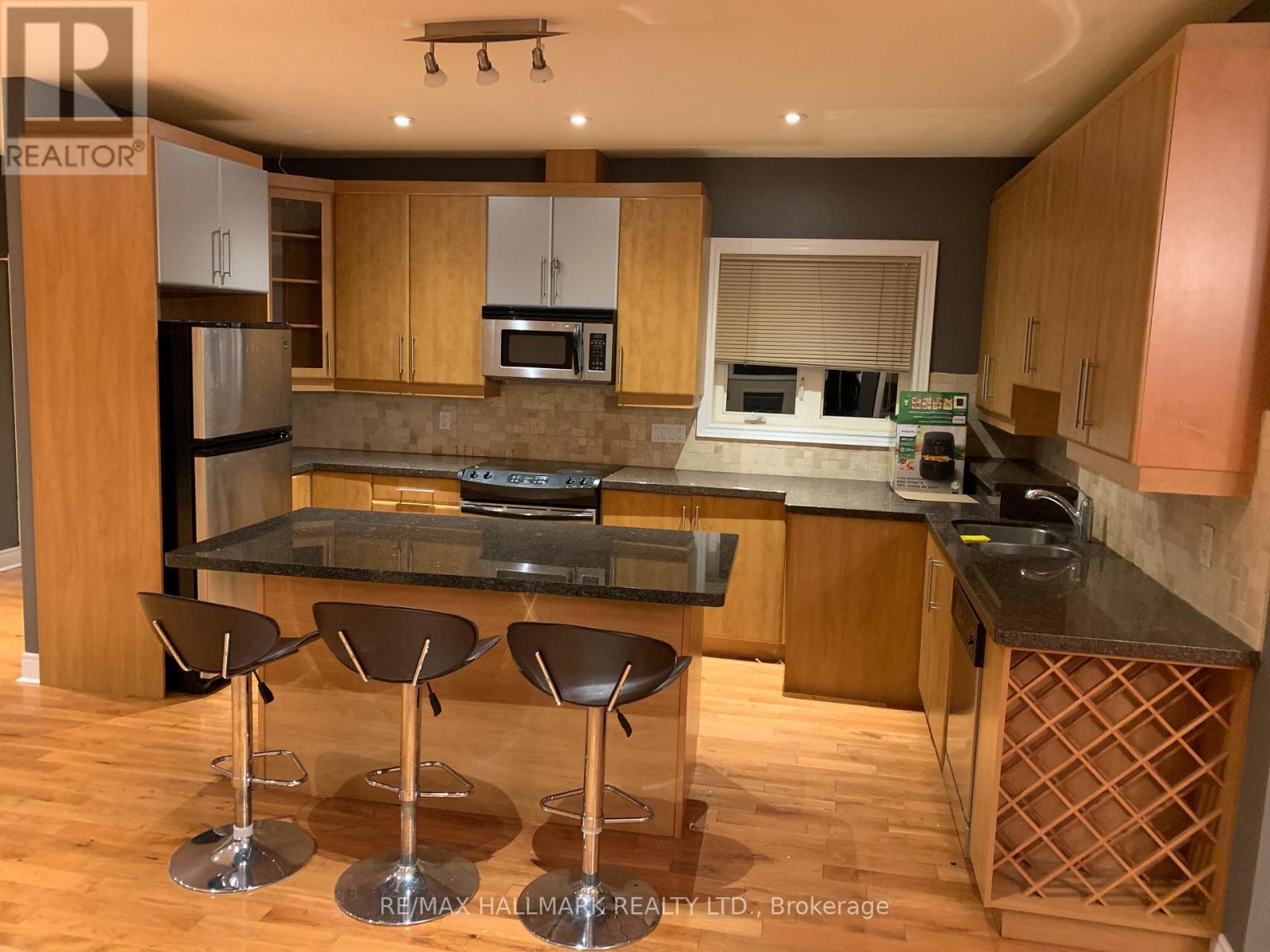 6 Griggsden Avenue, Toronto, Ontario  M9P 2Z5 - Photo 12 - W13659634