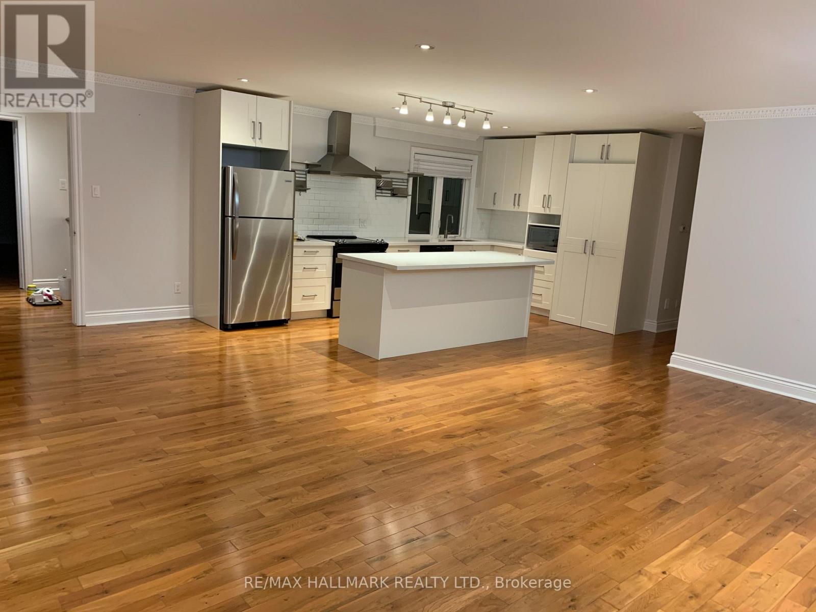 6 Griggsden Avenue, Toronto, Ontario  M9P 2Z5 - Photo 5 - W13659634