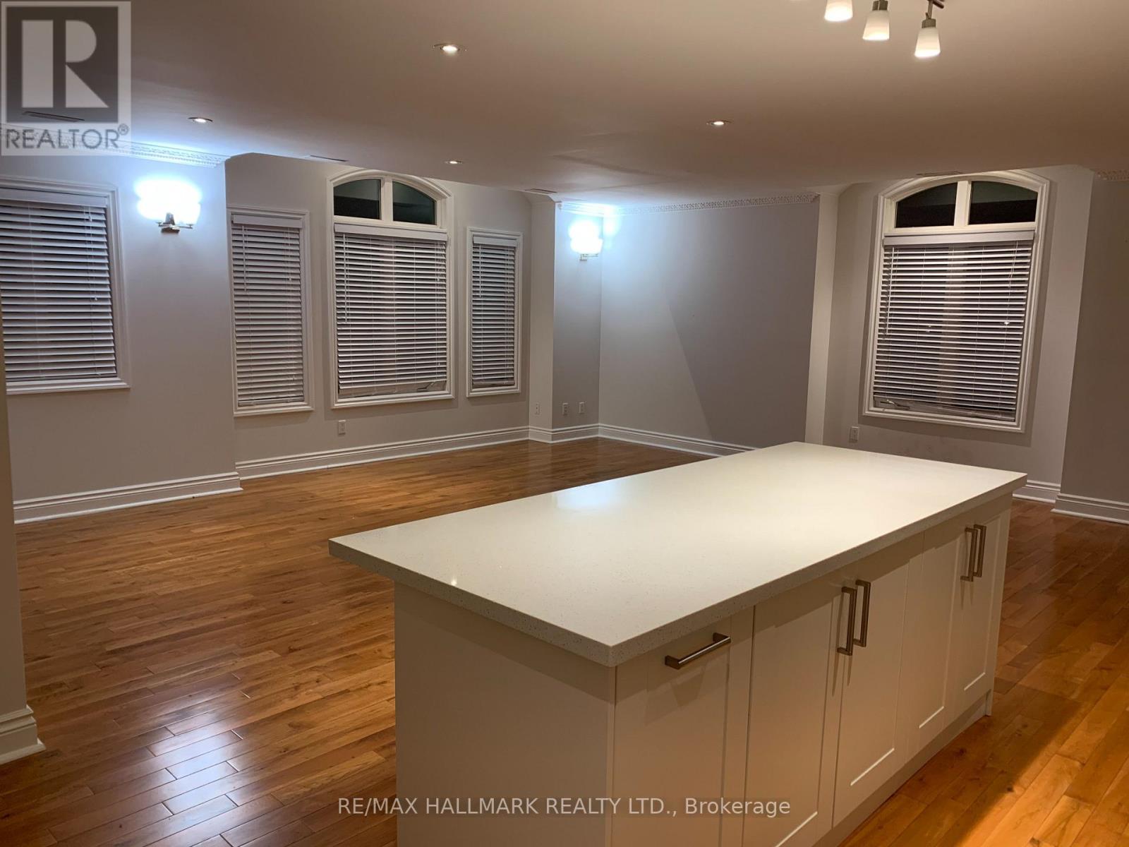 6 Griggsden Avenue, Toronto, Ontario  M9P 2Z5 - Photo 6 - W13659634