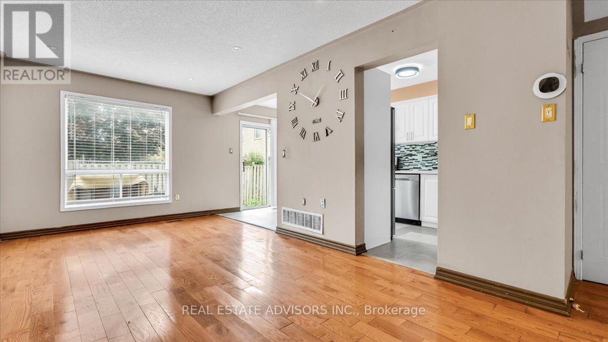 9 Brocklebank Court, Brampton, Ontario L6X 4N6 - Photo 10 - W13659646