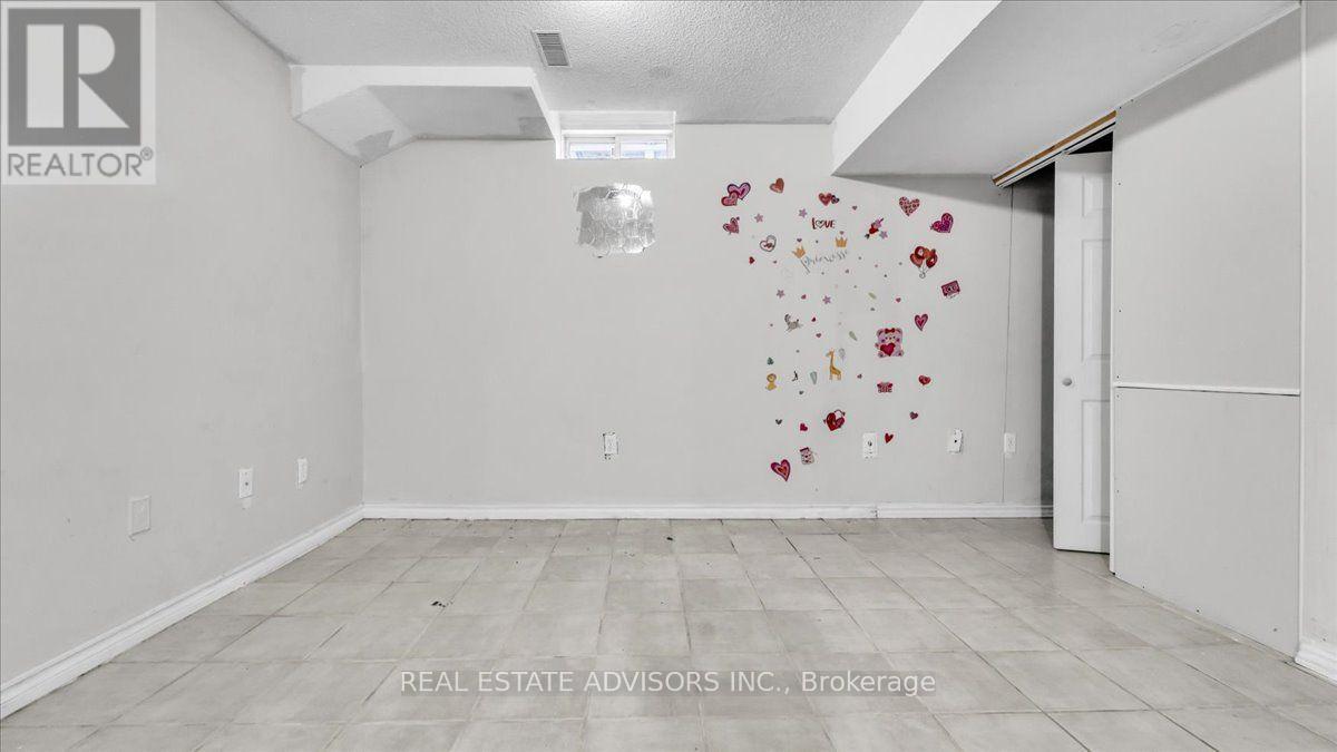 9 Brocklebank Court, Brampton, Ontario L6X 4N6 - Photo 15 - W13659646