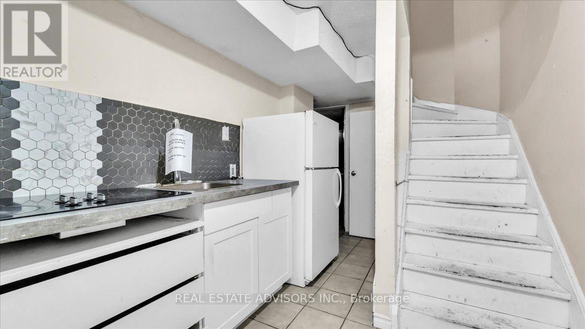 9 Brocklebank Court, Brampton, Ontario L6X 4N6 - Photo 16 - W13659646
