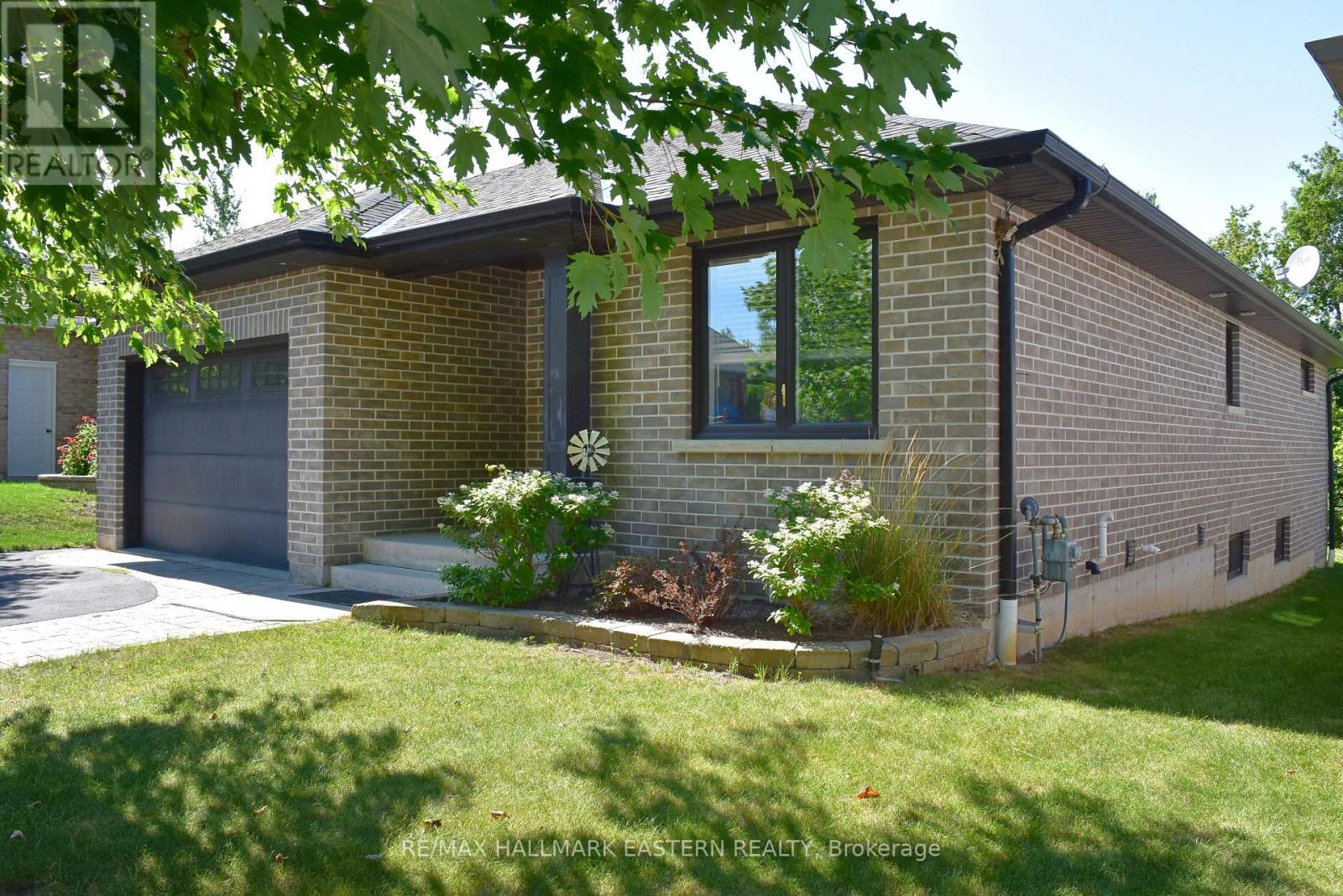 428 Raymond Street, Peterborough, Ontario  K9L 1R2 - Photo 3 - X13107020
