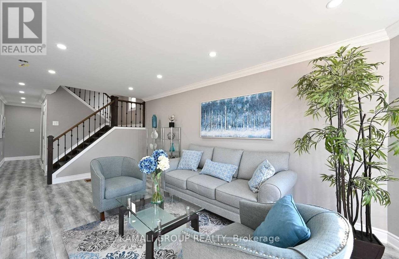 Main - 39 Walter Avenue S, Hamilton, Ontario  L8H 1A4 - Photo 3 - X13659566