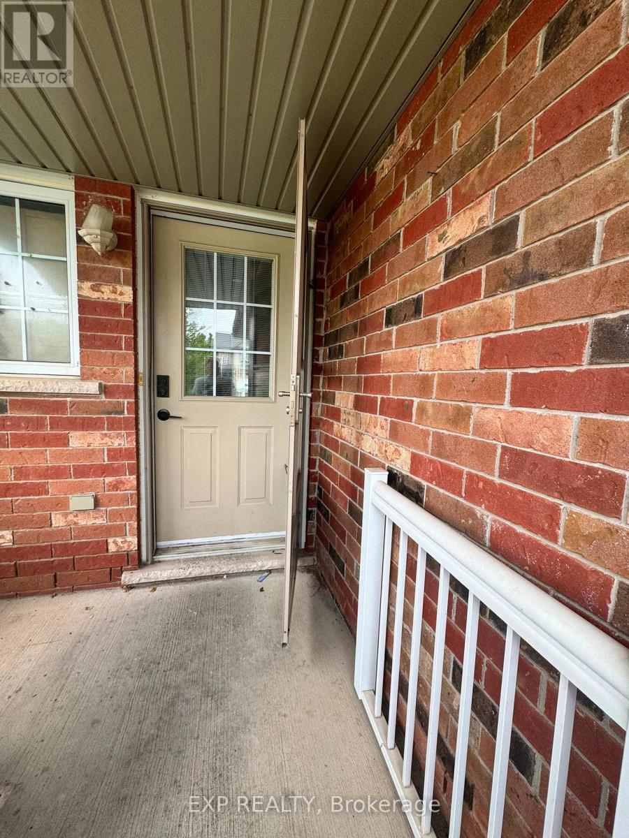 717 Activa Avenue, Kitchener, Ontario  N2E 4E1 - Photo 2 - X13659578