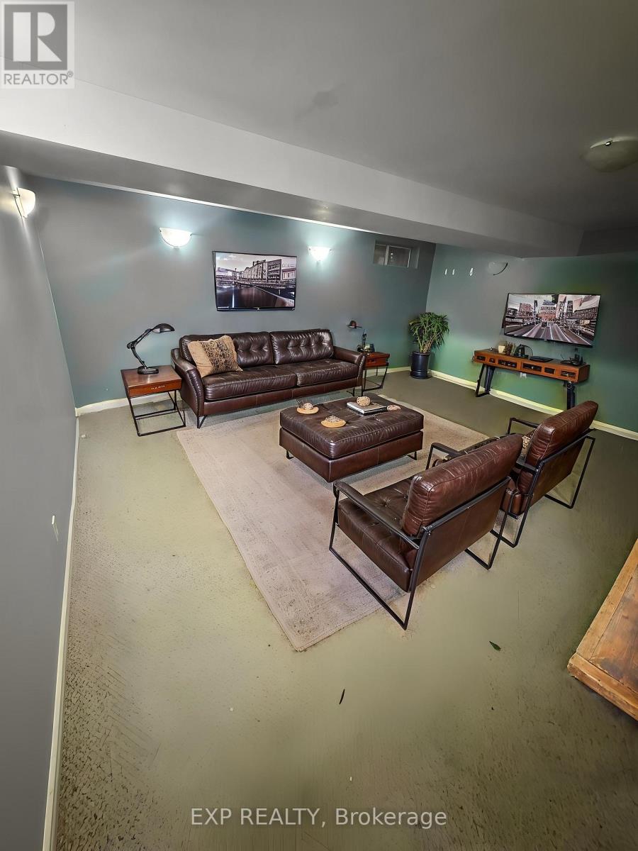 717 Activa Avenue, Kitchener, Ontario  N2E 4E1 - Photo 4 - X13659578