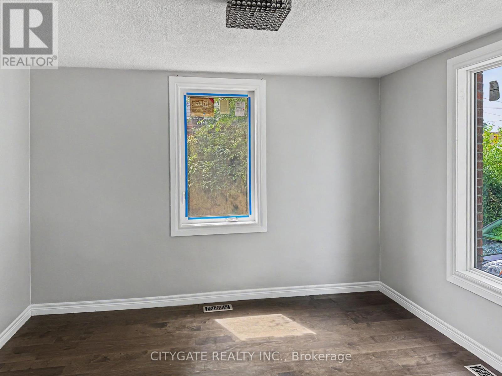 687 Upper James Street, Hamilton, Ontario  L9C 2Z4 - Photo 8 - X13659608
