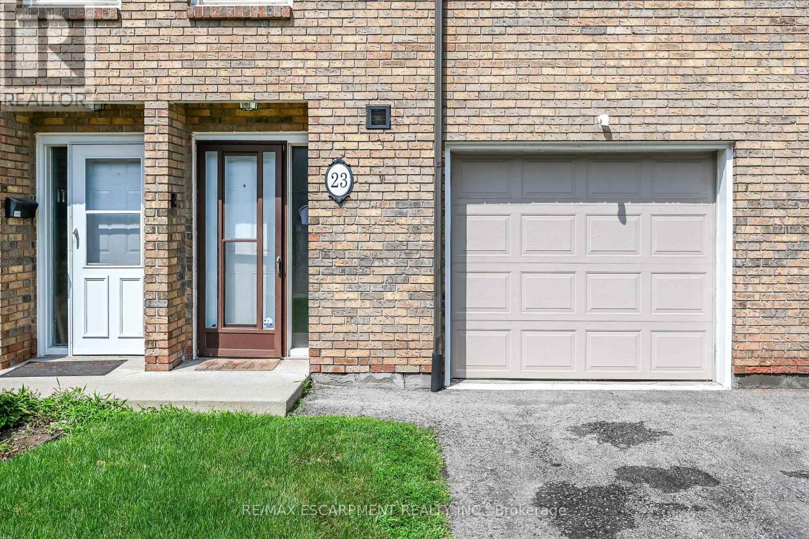 23 Rosedale Court, Hamilton, Ontario  L8B 4G1 - Photo 3 - X13659644