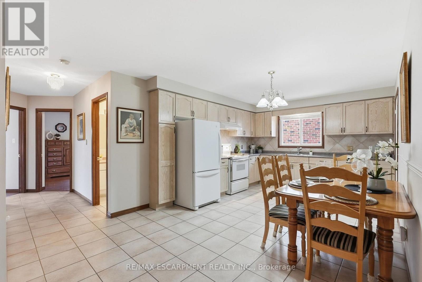 210 Bastille Street, Hamilton, Ontario  L9B 2G5 - Photo 12 - X13659650