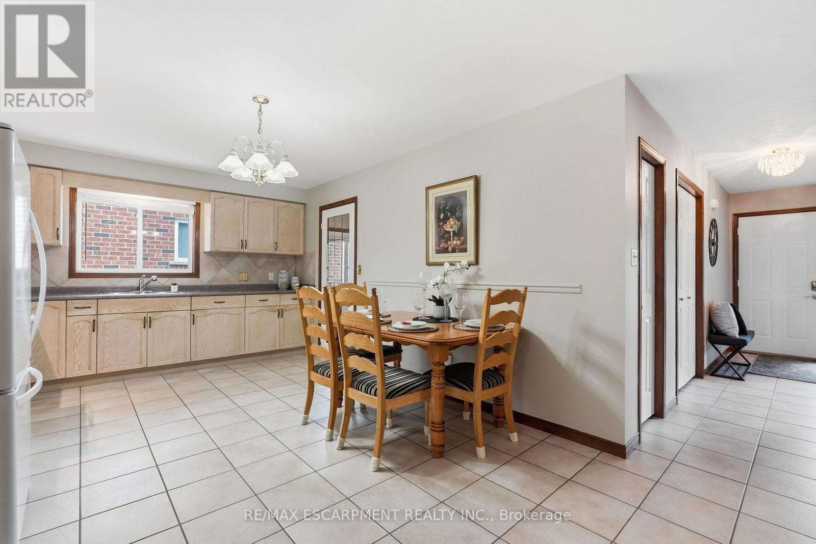 210 Bastille Street, Hamilton, Ontario  L9B 2G5 - Photo 14 - X13659650