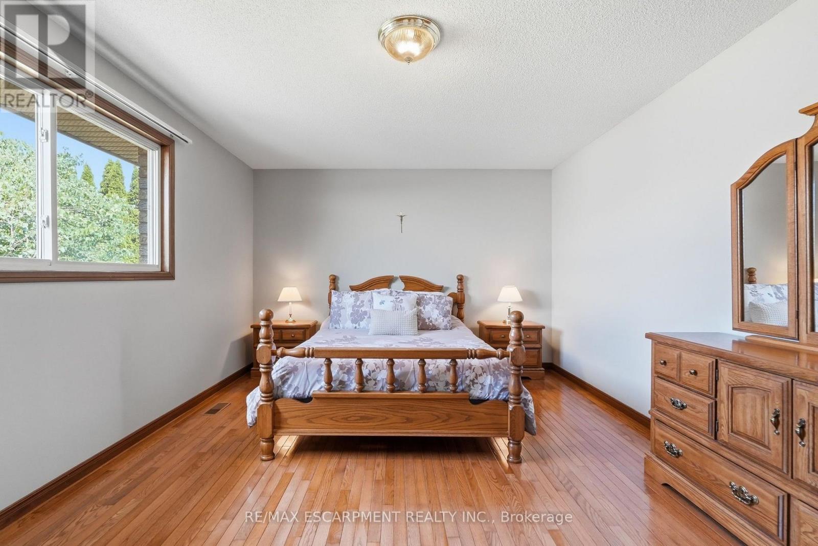 210 Bastille Street, Hamilton, Ontario  L9B 2G5 - Photo 16 - X13659650
