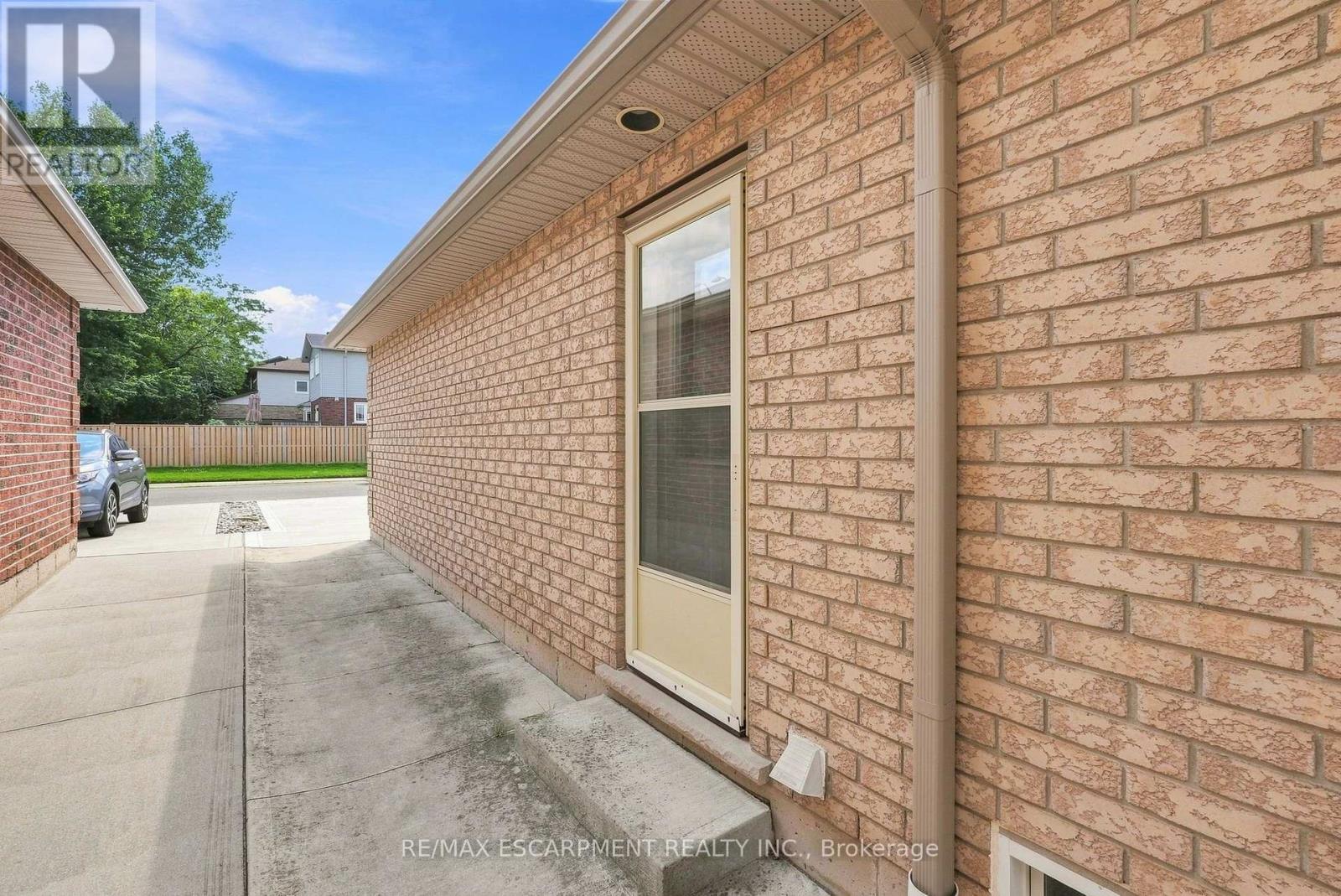 210 Bastille Street, Hamilton, Ontario  L9B 2G5 - Photo 36 - X13659650