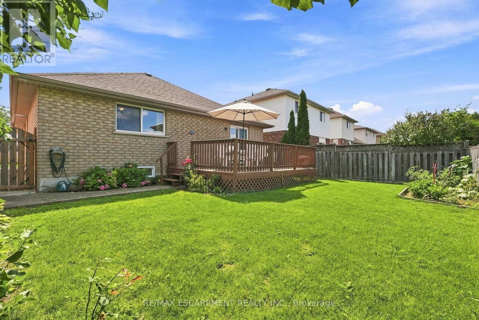 210 Bastille Street, Hamilton, Ontario  L9B 2G5 - Photo 39 - X13659650