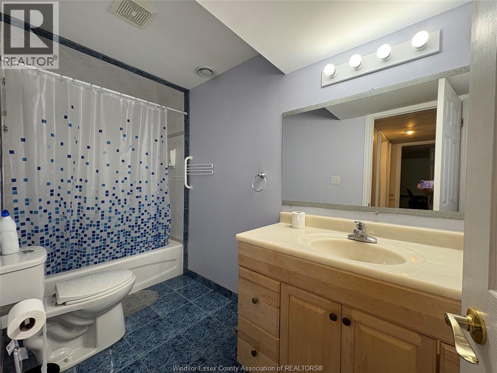 2141 Longfellow Unit# Lower, Windsor, Ontario  N9B 3J5 - Photo 18 - 26019361