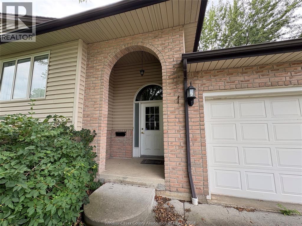 2141 Longfellow Unit# Lower, Windsor, Ontario  N9B 3J5 - Photo 2 - 26019361