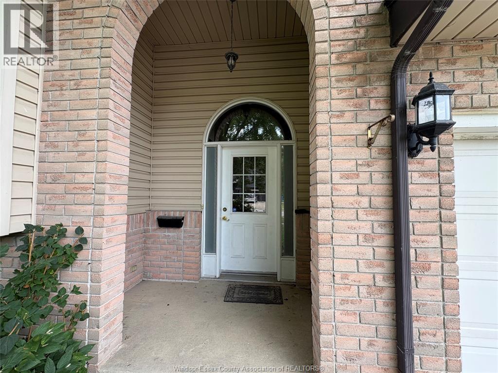 2141 Longfellow Unit# Lower, Windsor, Ontario  N9B 3J5 - Photo 3 - 26019361