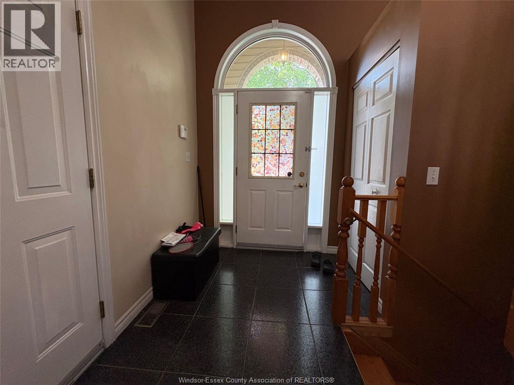 2141 Longfellow Unit# Lower, Windsor, Ontario  N9B 3J5 - Photo 4 - 26019361