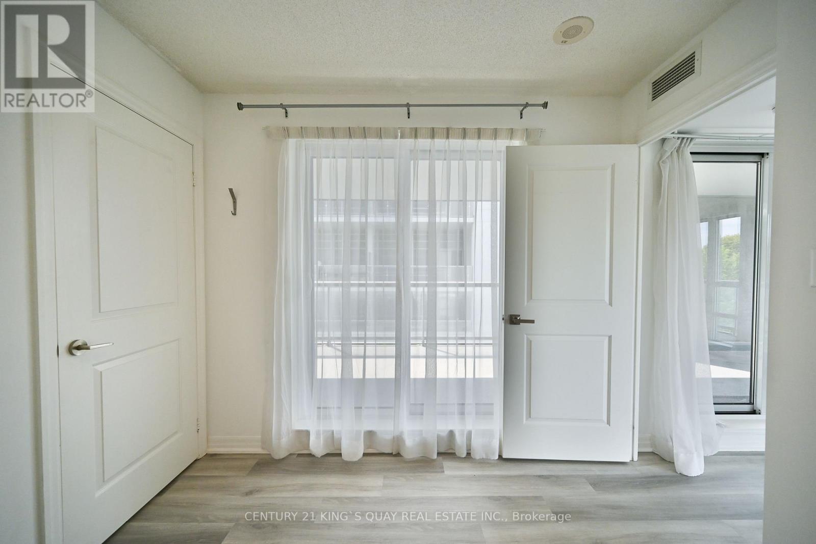 218 - 2035 Sheppard Avenue E, Toronto, Ontario  M2J 0A8 - Photo 3 - C13657372