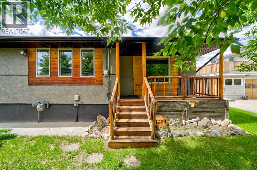 1124 James Avenue, Pincher Creek, Alberta  T0K 1W0 - Photo 2 - A2321567