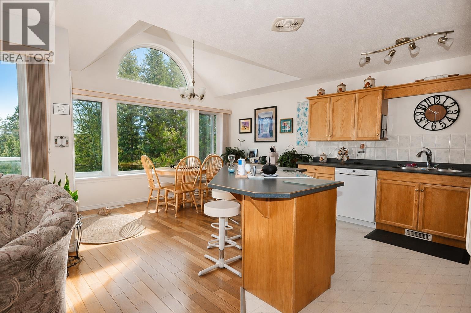 10 11 Eagle Crescent, Williams Lake, British Columbia  V2R 4R6 - Photo 10 - R3113483
