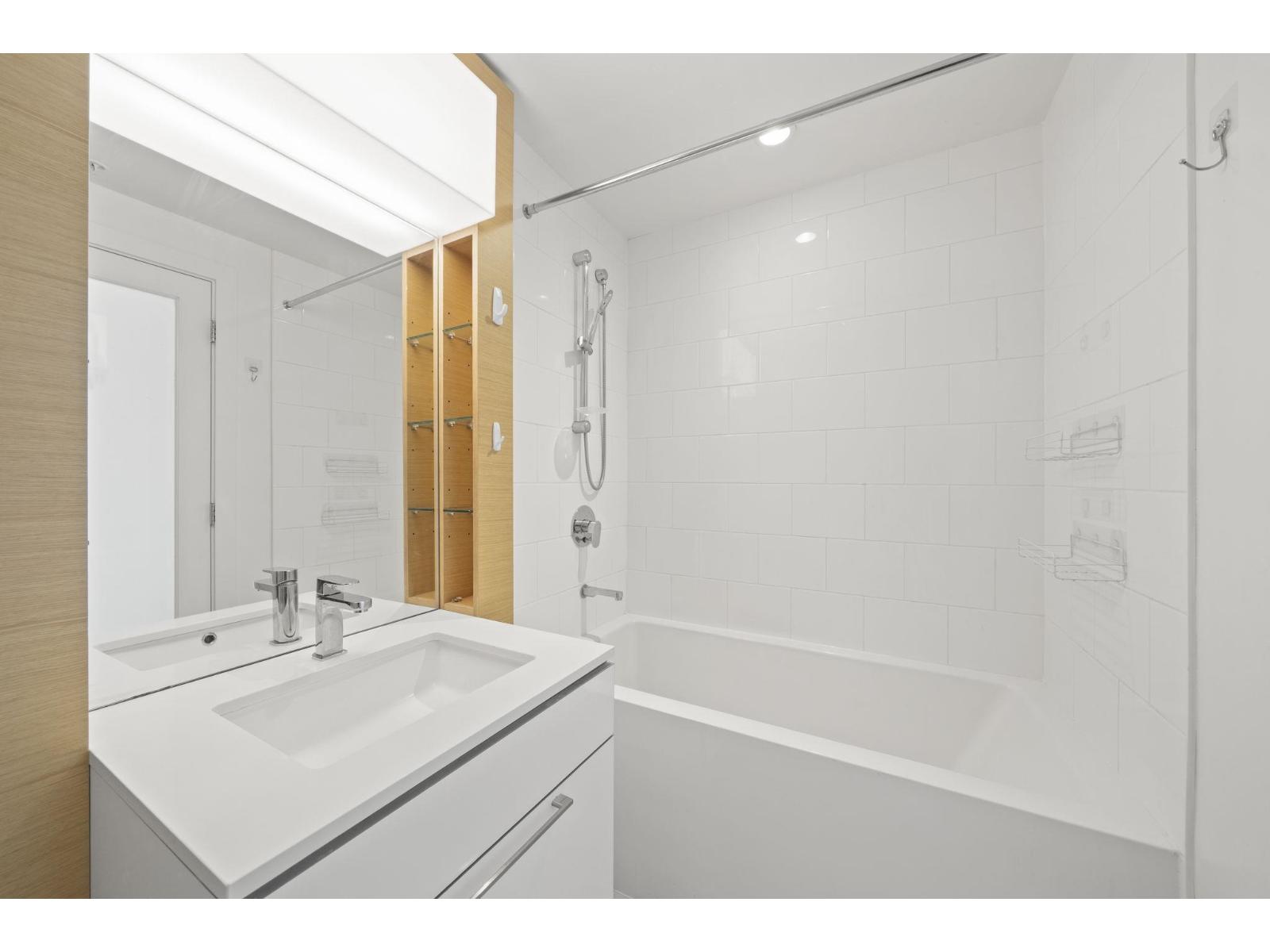3003 13438 Central Avenue, Surrey, British Columbia  V3T 0N2 - Photo 12 - R3154241