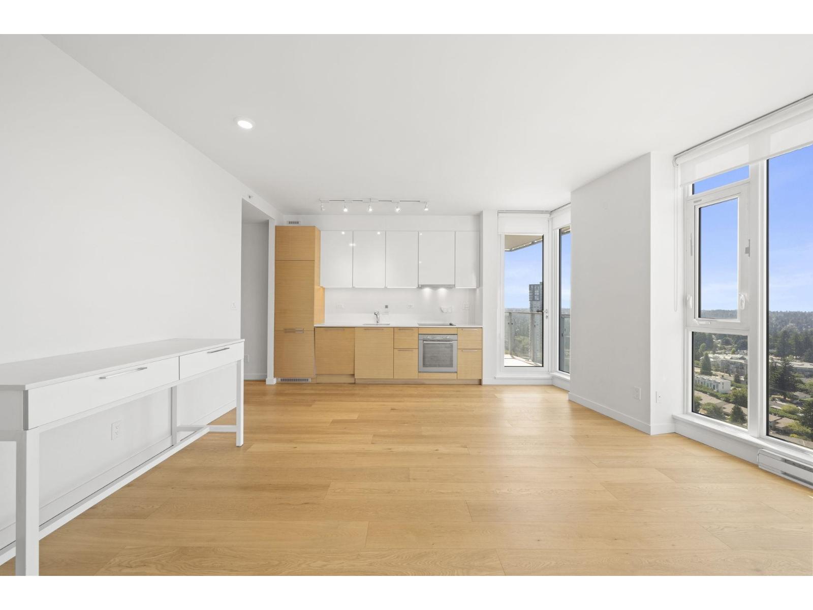 3003 13438 Central Avenue, Surrey, British Columbia  V3T 0N2 - Photo 4 - R3154241