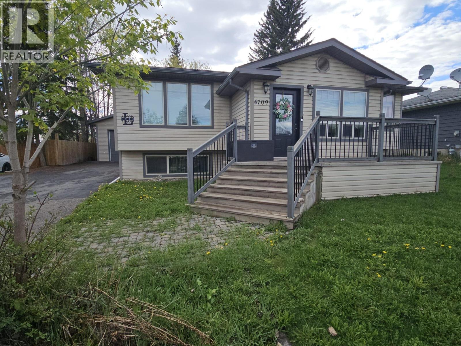 4709 45 Street NE, Chetwynd, British Columbia
