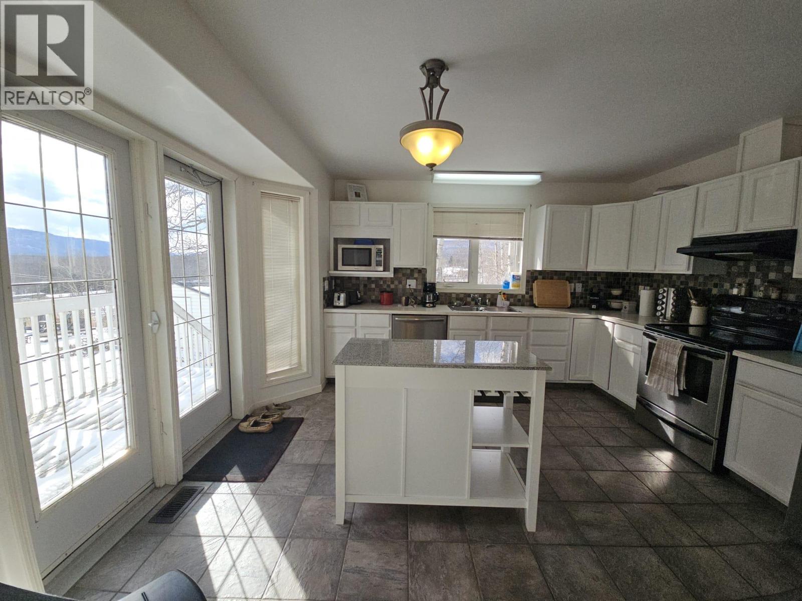 5117 44 Place NE, Chetwynd, British Columbia  V0C 1J0 - Photo 14 - 10381064