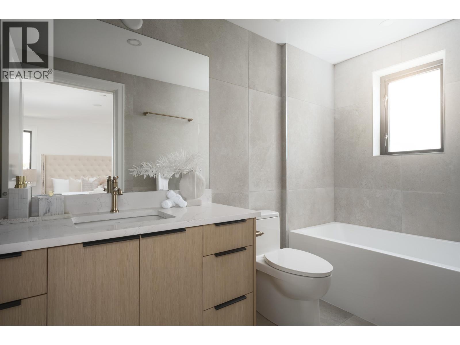 922 E 16th Avenue, Vancouver, British Columbia  V5T 2V9 - Photo 14 - R3154316