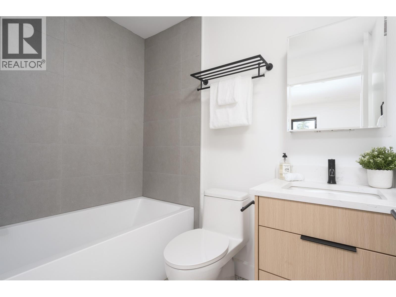 922 E 16th Avenue, Vancouver, British Columbia  V5T 2V9 - Photo 20 - R3154316