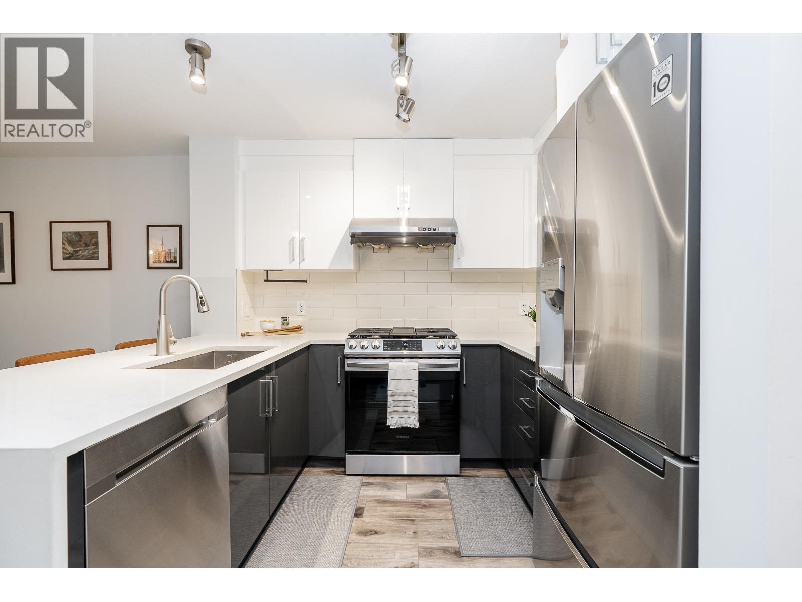 411 3050 Dayanee Springs Boulevard, Coquitlam, British Columbia  V3E 0A2 - Photo 2 - R3154320