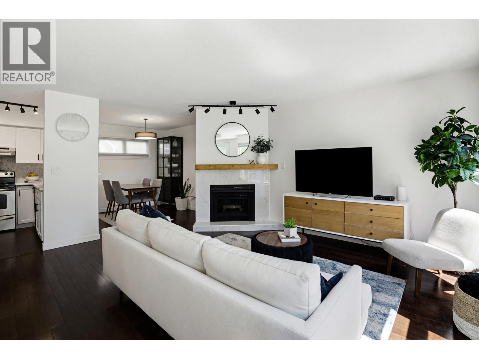 213 3787 Pender Street, Burnaby, British Columbia  V5C 2L2 - Photo 4 - R3154325