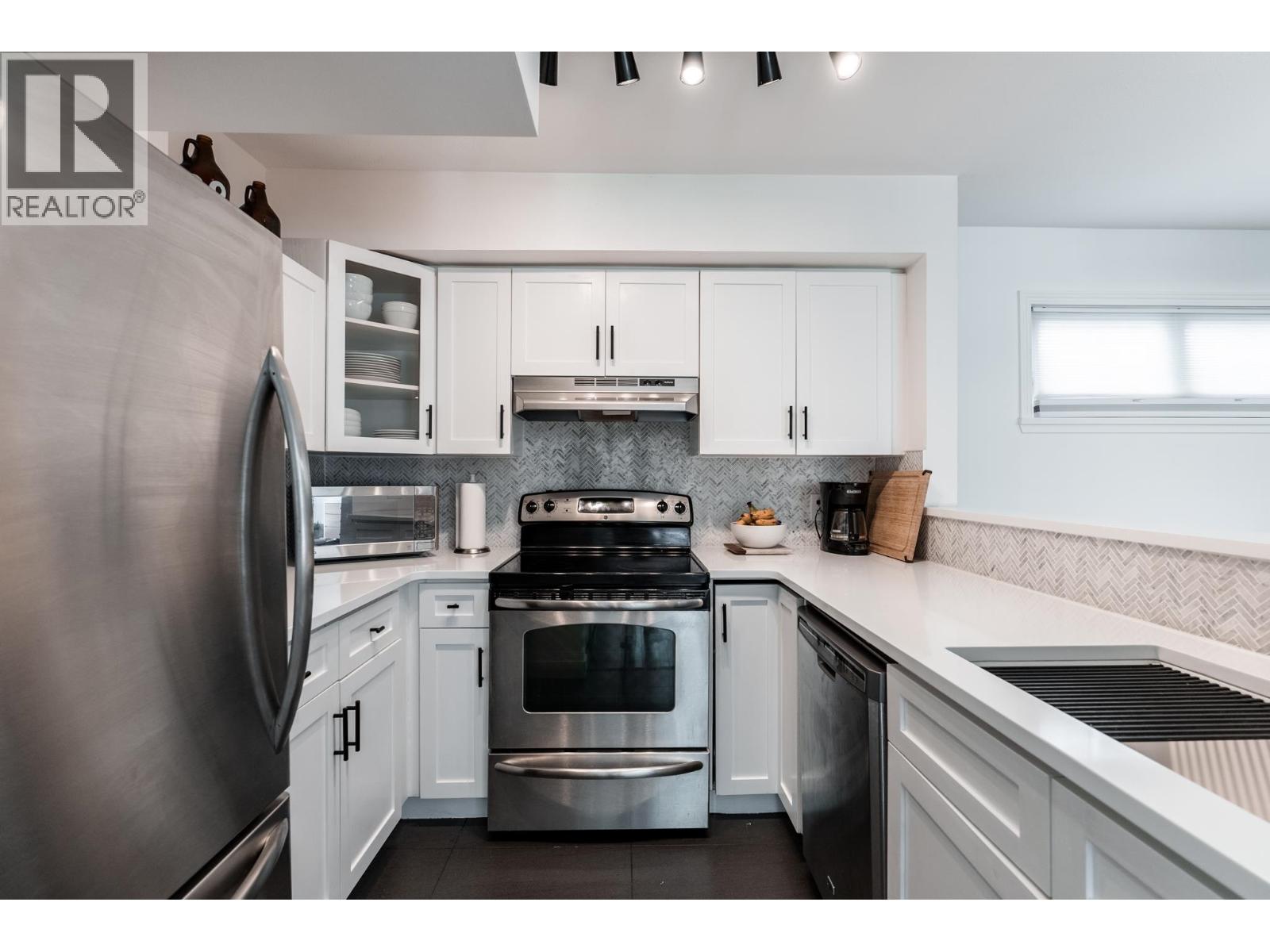 213 3787 Pender Street, Burnaby, British Columbia  V5C 2L2 - Photo 9 - R3154325