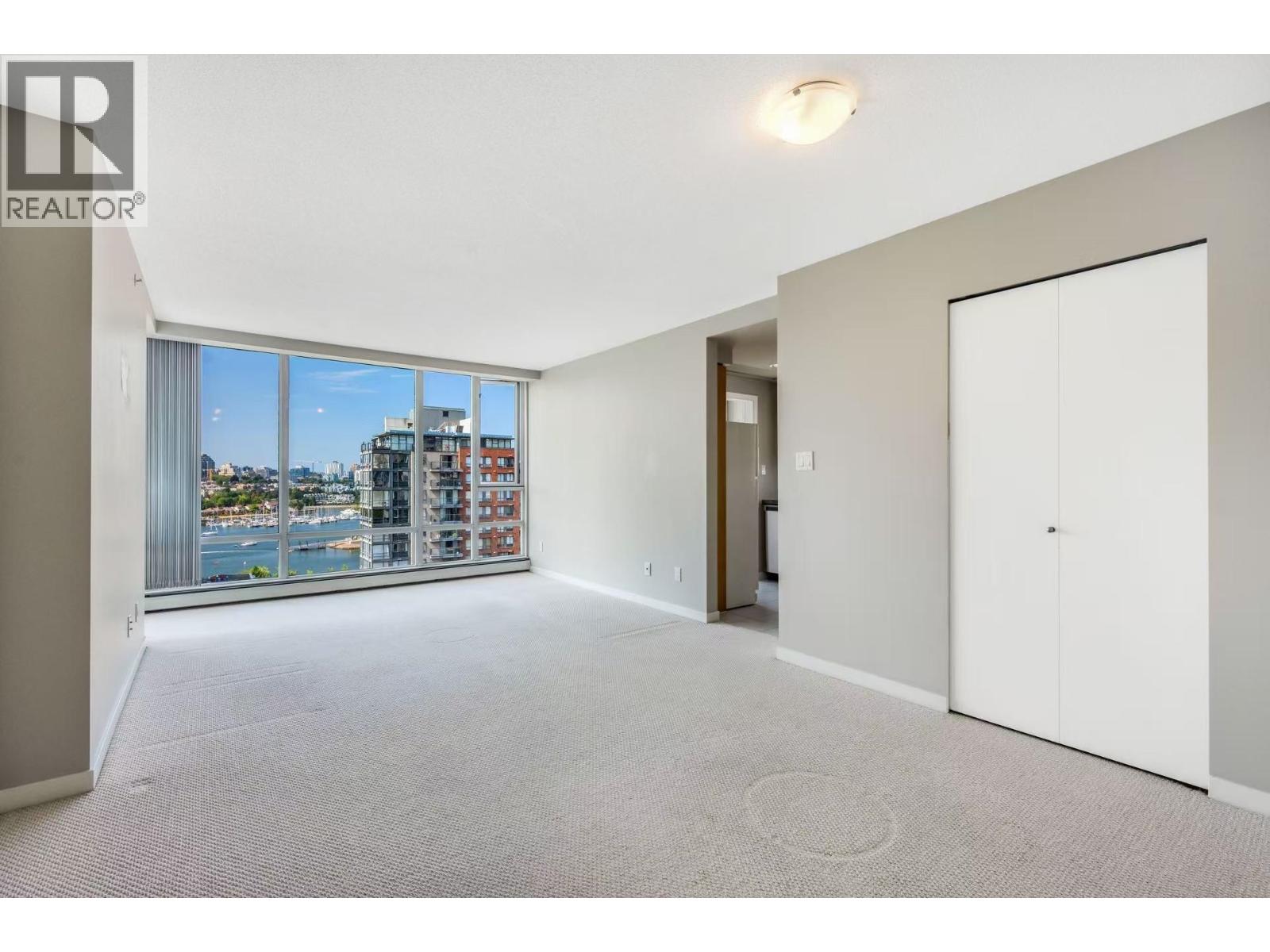1901 1201 Marinaside Crescent, Vancouver, British Columbia  V6Z 2V2 - Photo 2 - R3154329