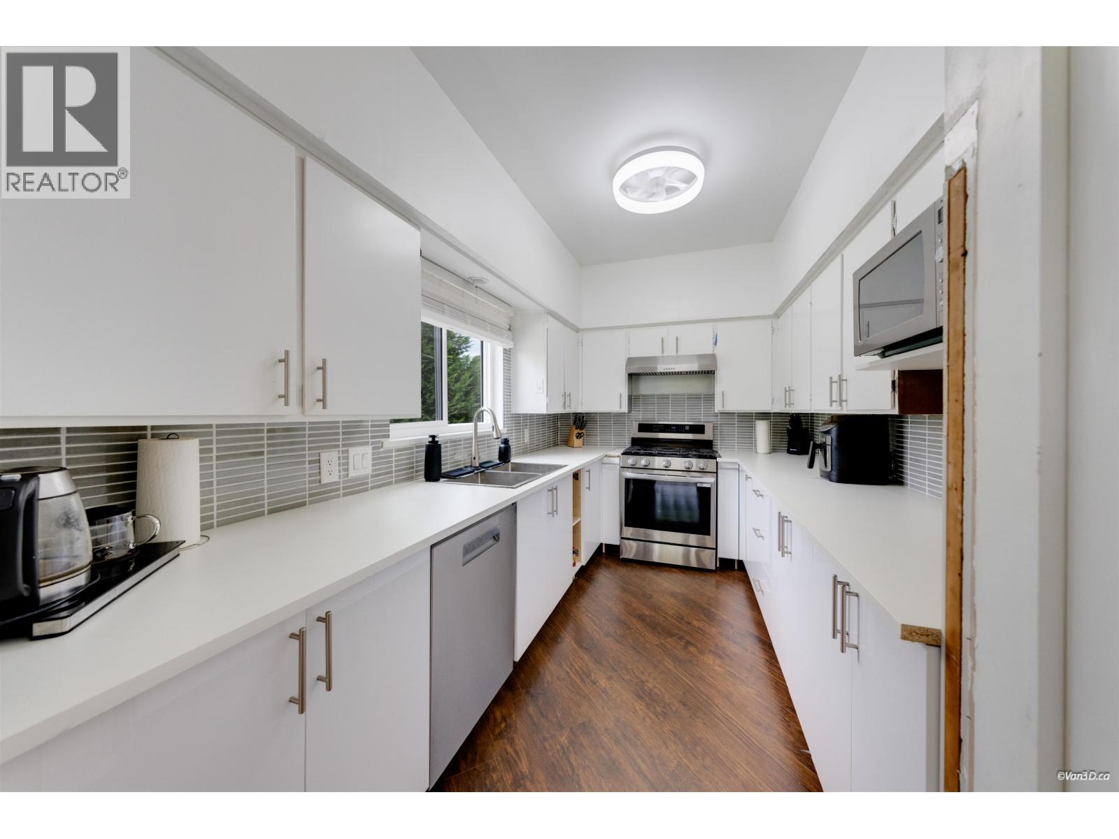 5578 Oakglen Drive, Burnaby, British Columbia  V5H 3M5 - Photo 13 - R3154326