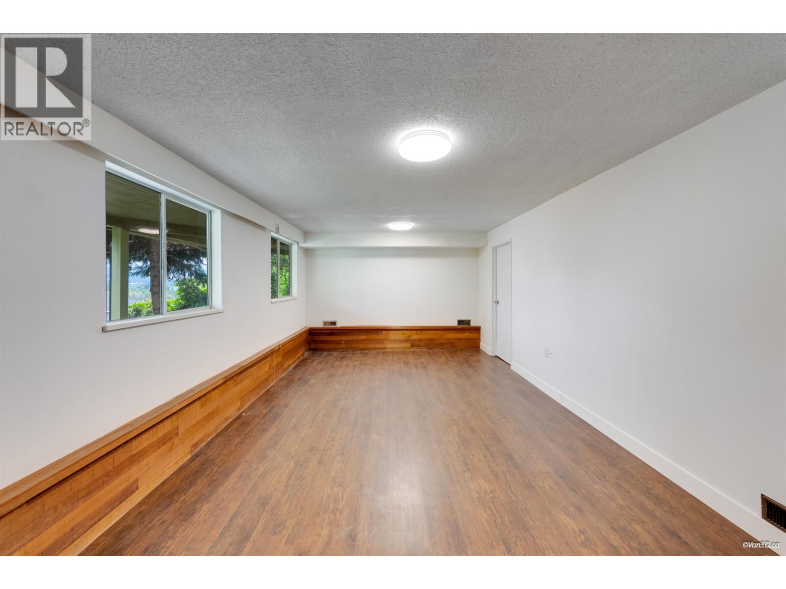5578 Oakglen Drive, Burnaby, British Columbia  V5H 3M5 - Photo 21 - R3154326