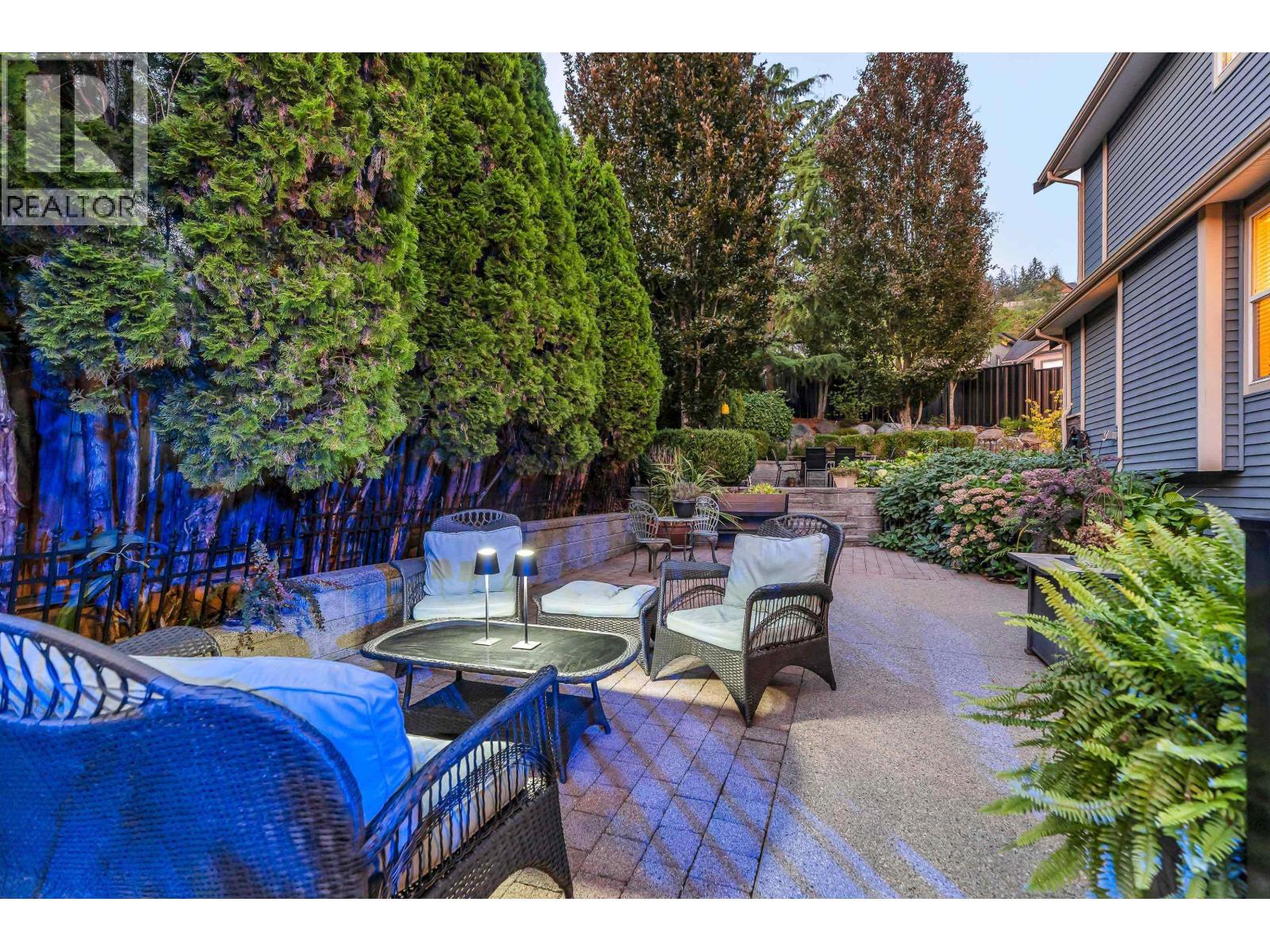 10339 Mceachern Street, Maple Ridge, British Columbia V2W 0B2 - Photo 8 - R3154327