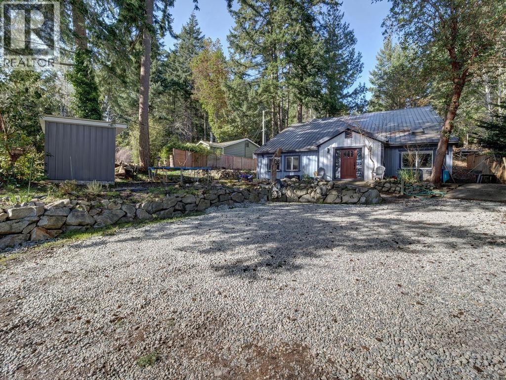 9168 Sunshine Coast Highway, Halfmoon Bay, British Columbia  V7Z 1E9 - Photo 4 - R3154337