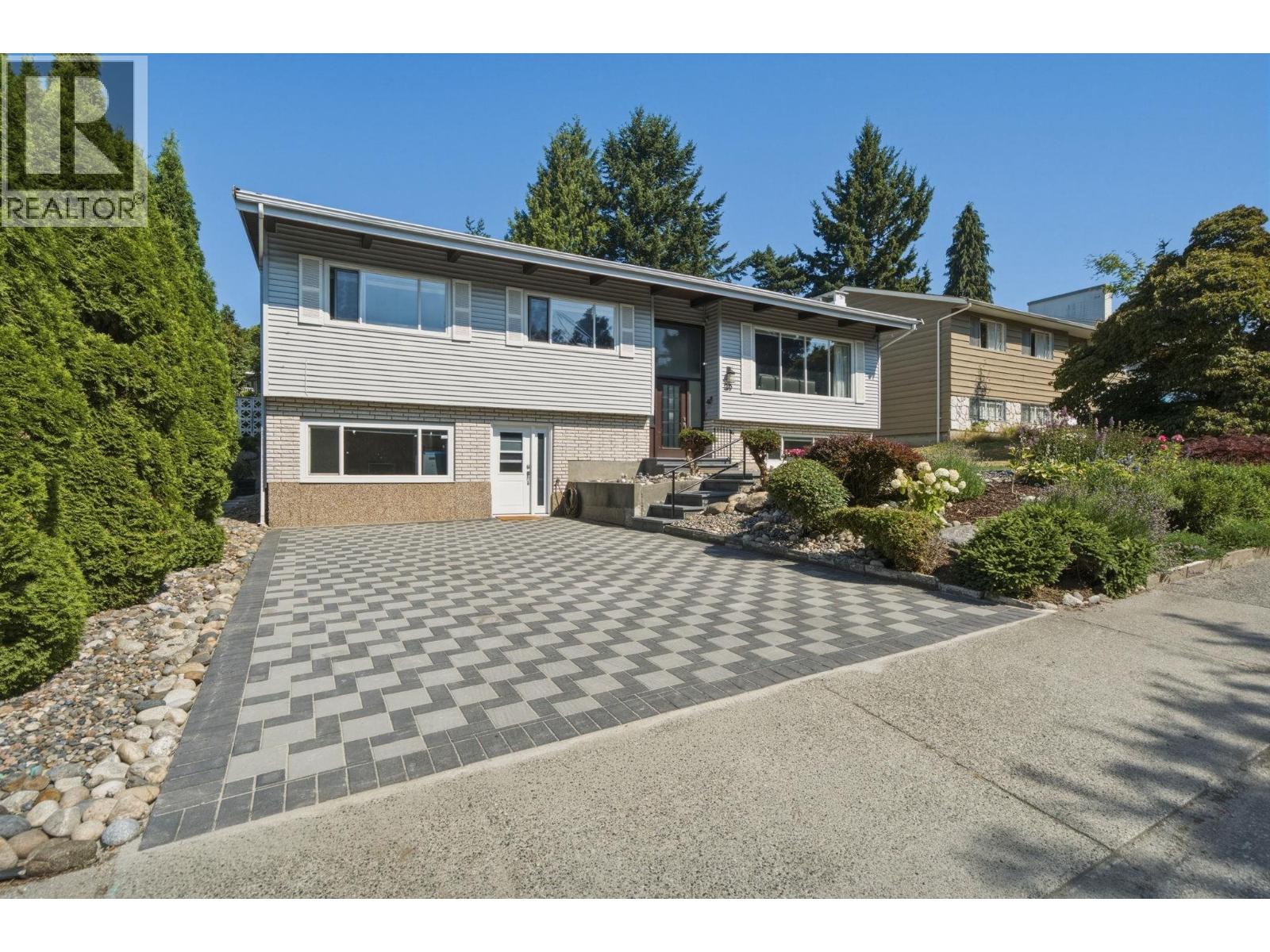 39 Mott Crescent, New Westminster, British Columbia V3L 4L8 - Photo 2 - R3154339