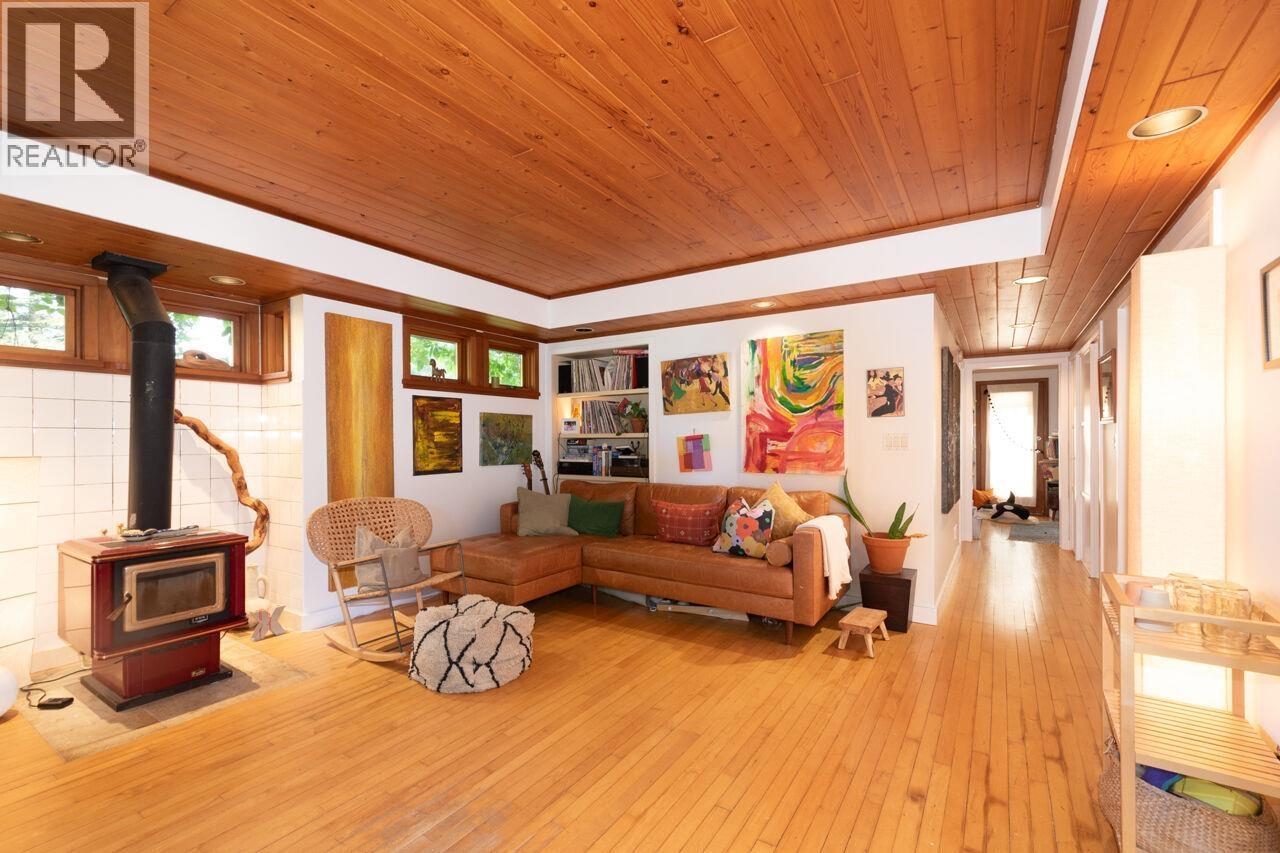 368 Eagles Nest Road, Bowen Island, British Columbia  V0N 1G1 - Photo 4 - R3154354